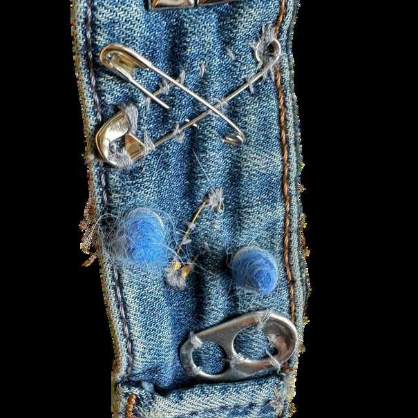 Safety pin band
